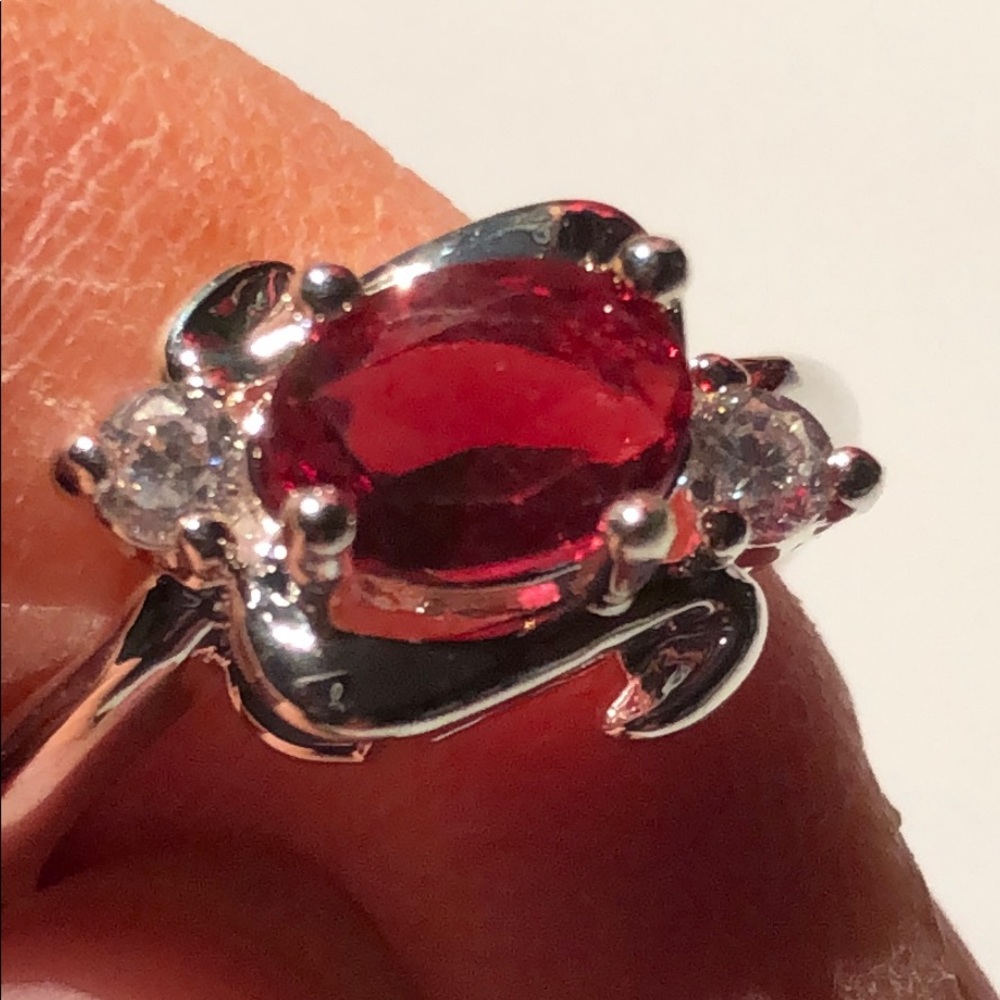 Gorgeous Cubic Zirconia Crystal Ring in sizes 7&8 - Picture 4 of 8